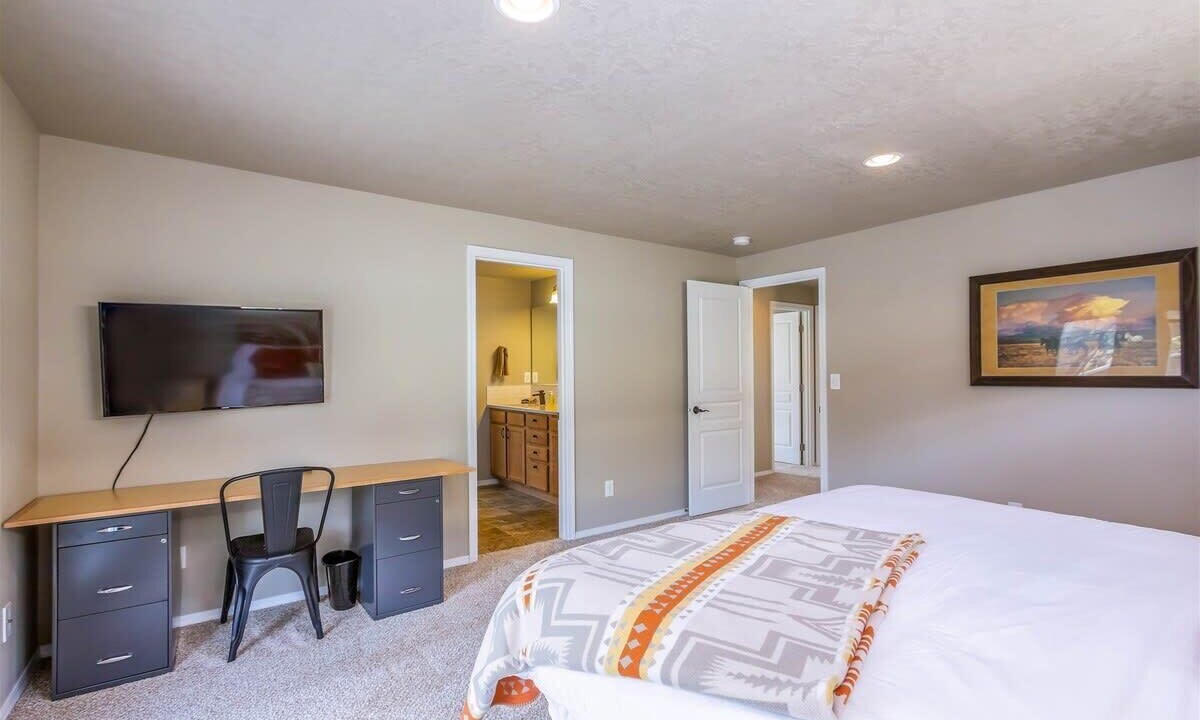 Photo of Bedroom in Larkspur