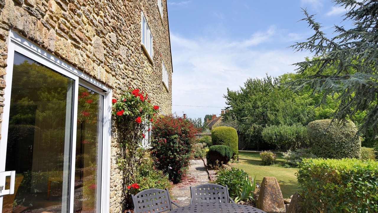 Photo of Others in Burton Bradstock