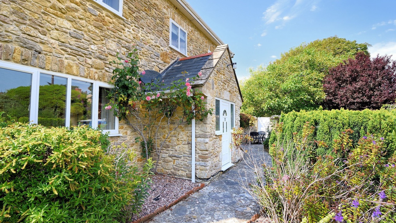 Photo of Others in Burton Bradstock