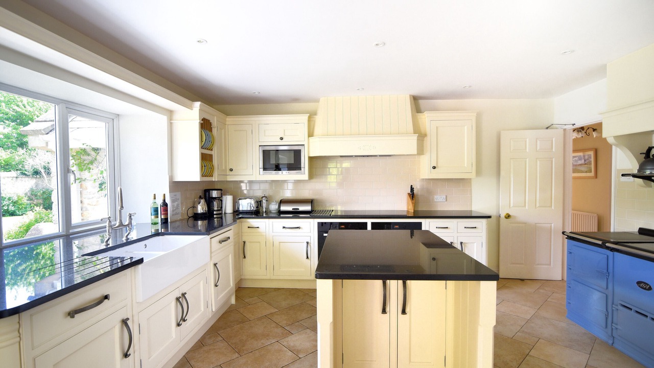 Photo of Others in Burton Bradstock