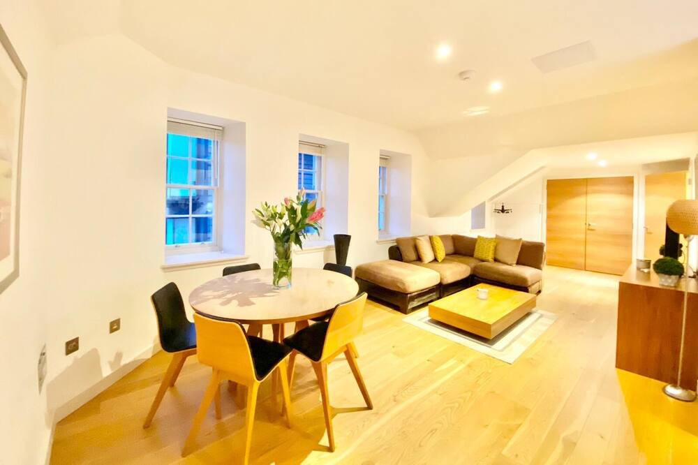 Photo of Livingroom in Laurieston