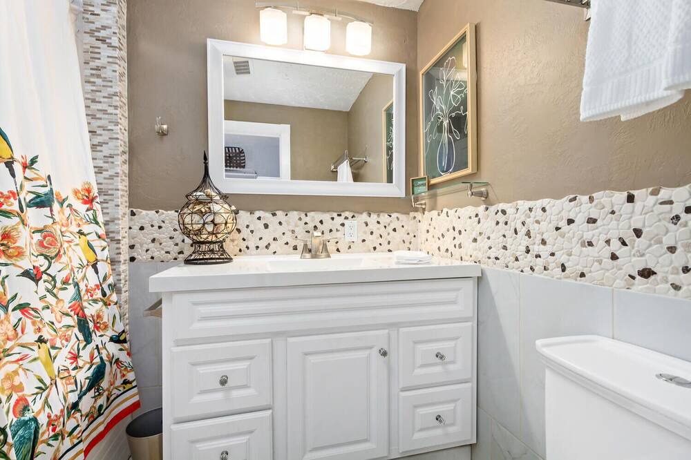 Photo of Bathroom in Orange