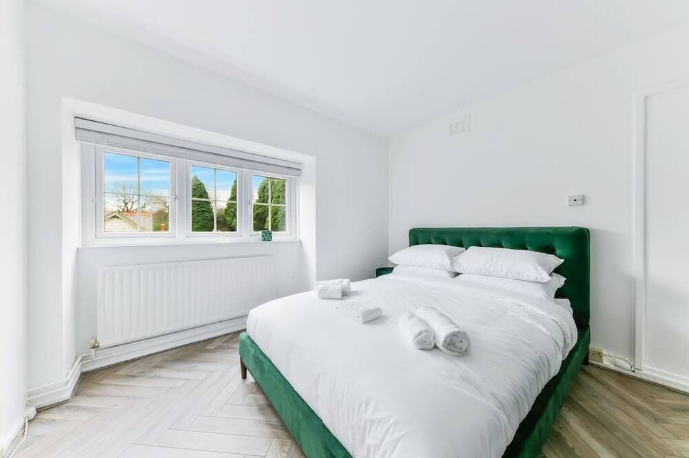 Photo of Others in Tadworth