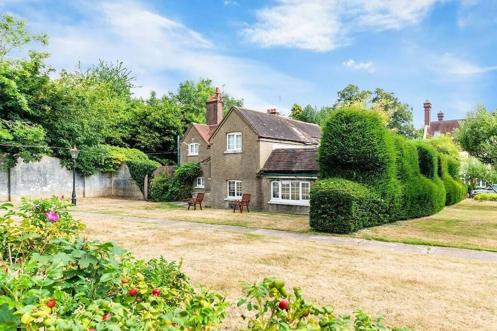 Photo of Others in Tadworth