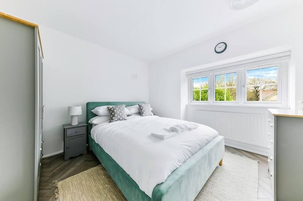 Photo of Others in Tadworth