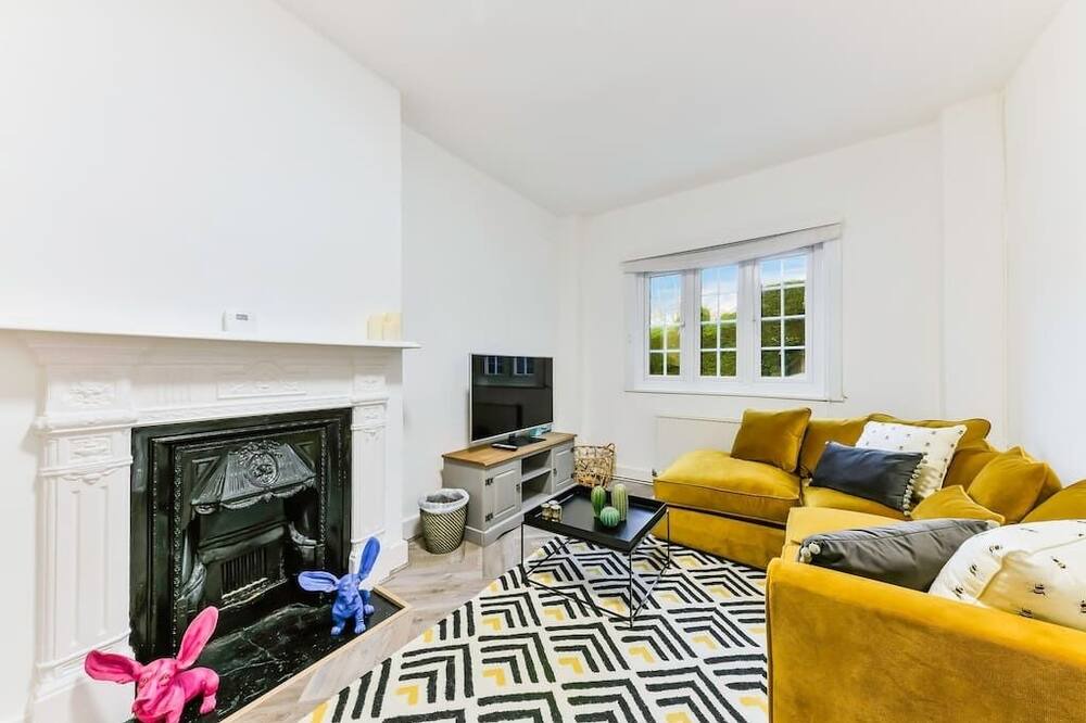 Photo of Others in Tadworth