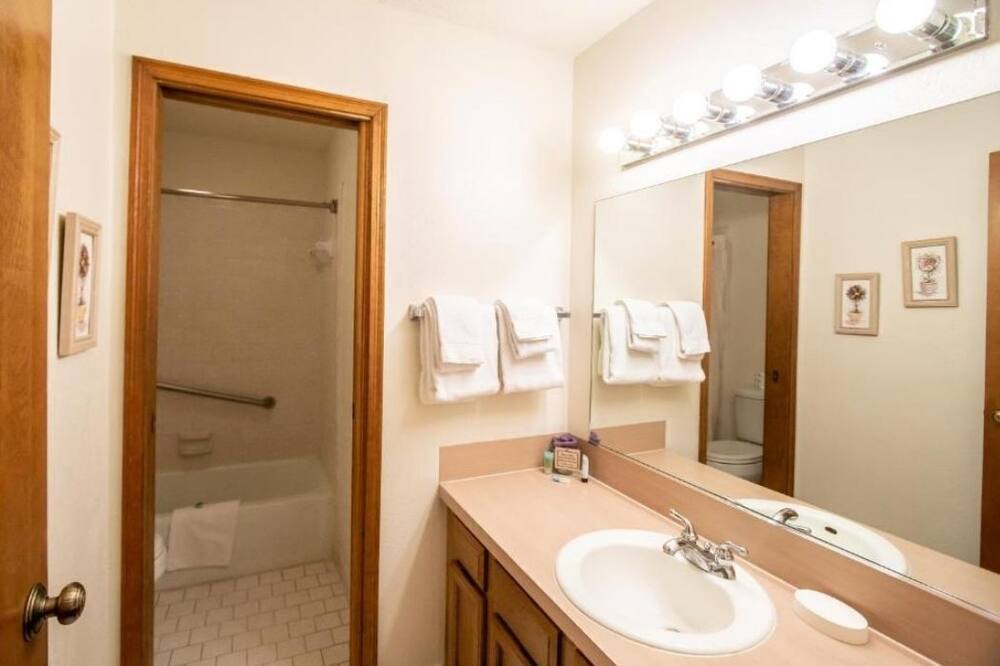 Photo of Bathroom in April Sound