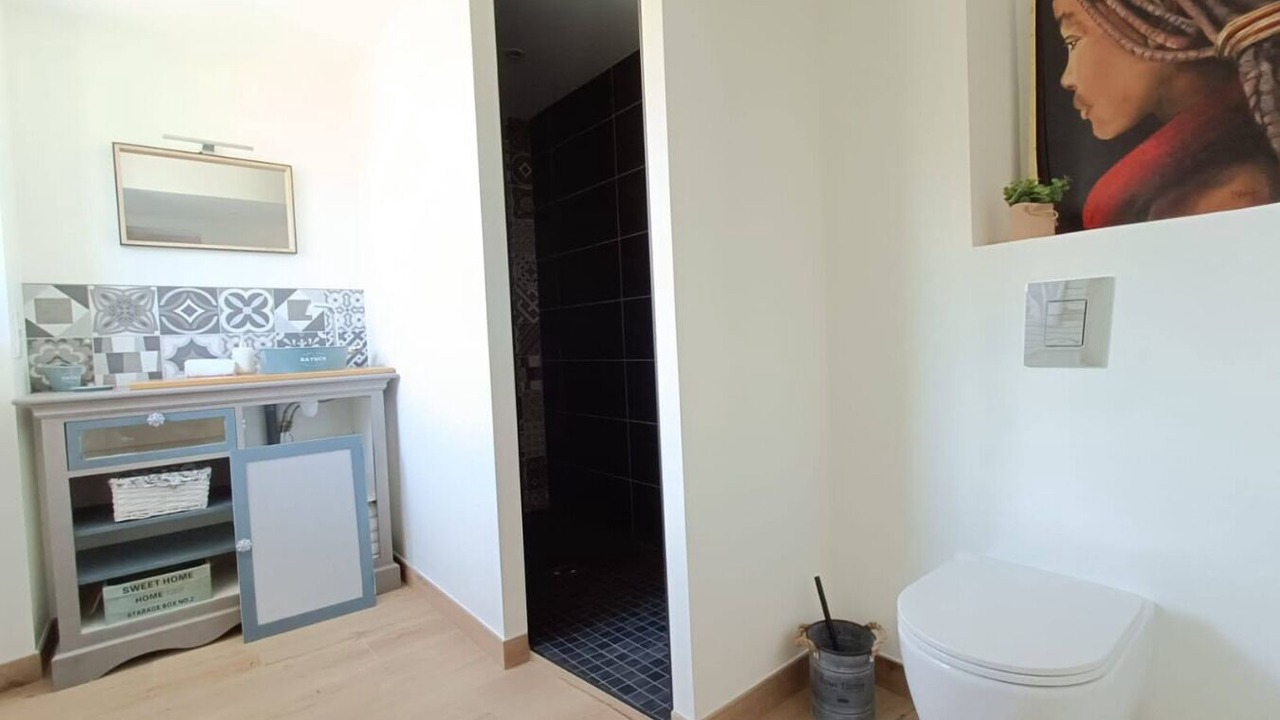 Photo of Bathroom in Anctoville