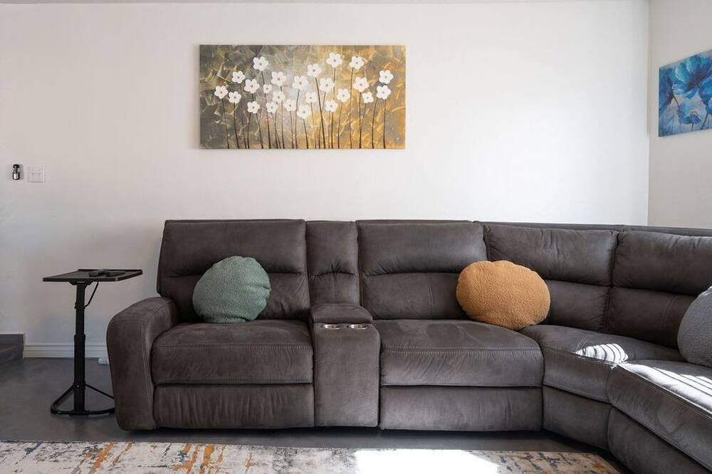 Photo of Livingroom in Mission Terrace