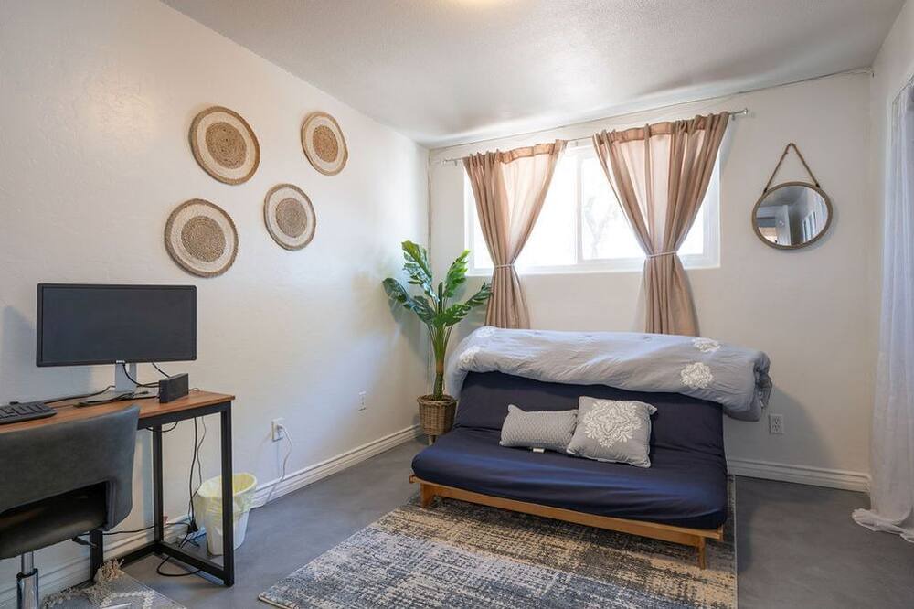 Photo of Livingroom in Mission Terrace