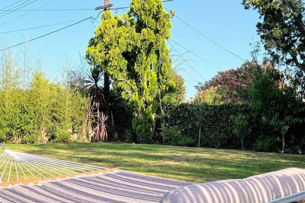 Photo of Others in Canoga Park
