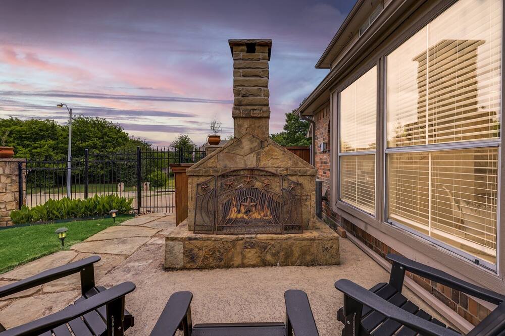 Photo of Livingroom in Rowlett