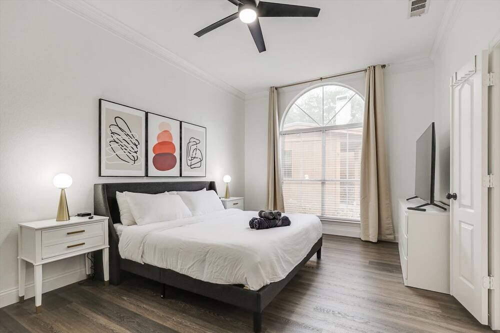Photo of Bedroom in Rowlett
