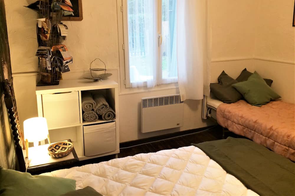 Photo of Bedroom in Blere