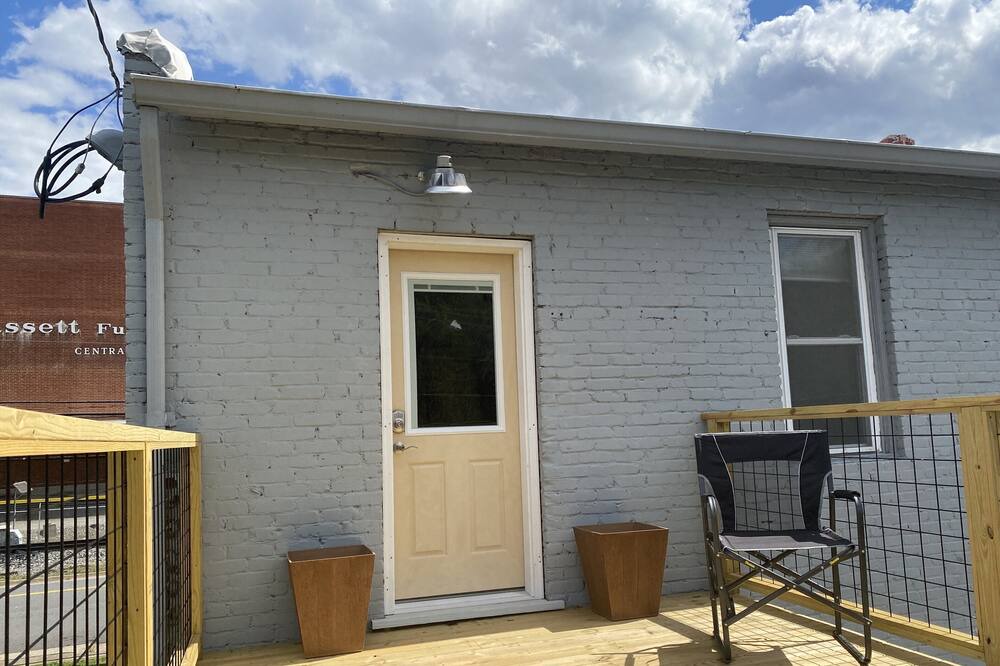 Photo of Patio Balcony in Bassett