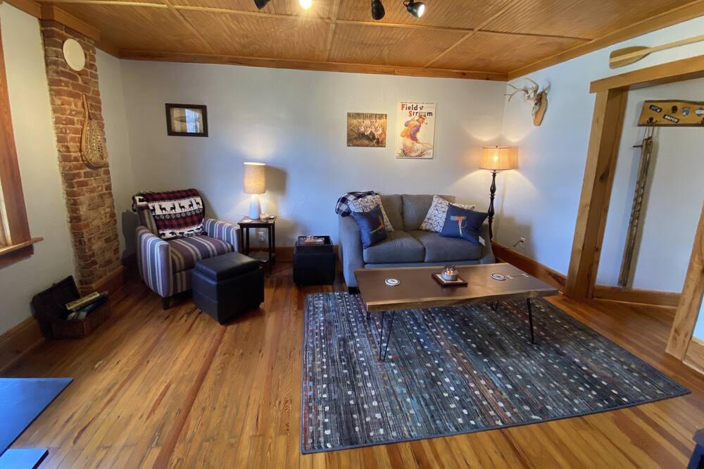 Photo of Livingroom in Bassett