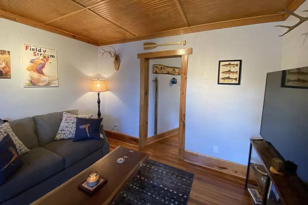 Photo of Livingroom in Bassett
