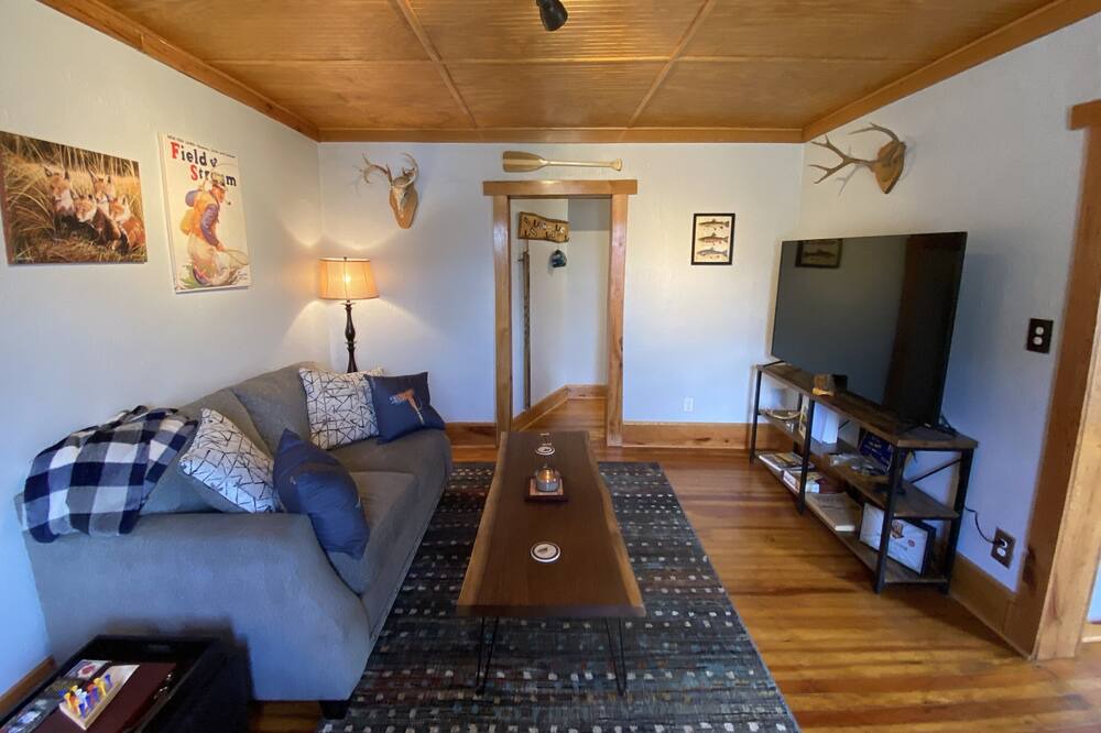 Photo of Livingroom in Bassett