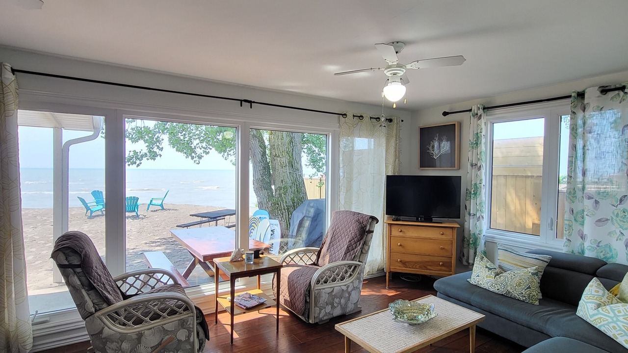 Photo of Livingroom in Long Point