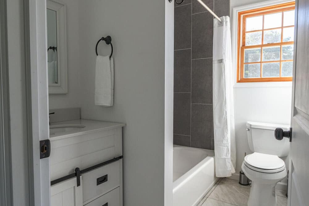 Photo of Bathroom in Highland