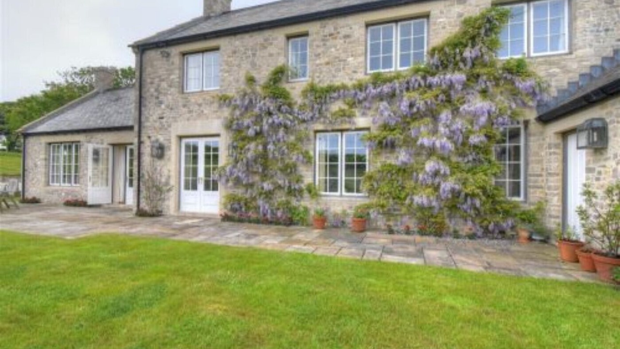 Photo of Others in Axmouth