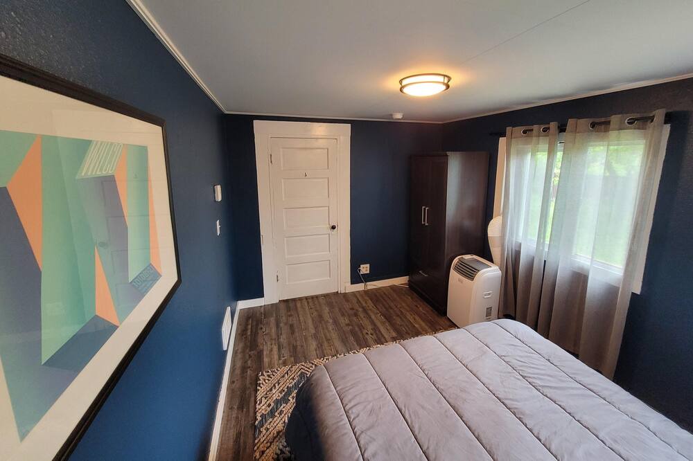 Photo of Bedroom in Western