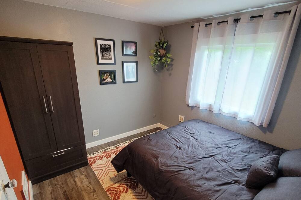 Photo of Bedroom in Western