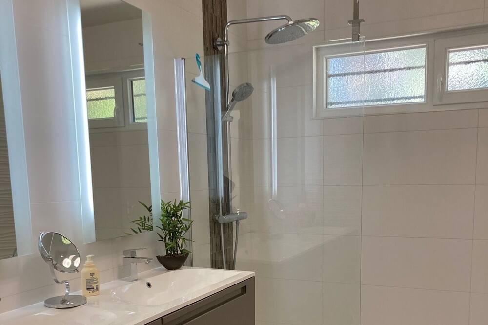 Photo of Bathroom in Villers-sur-Mer