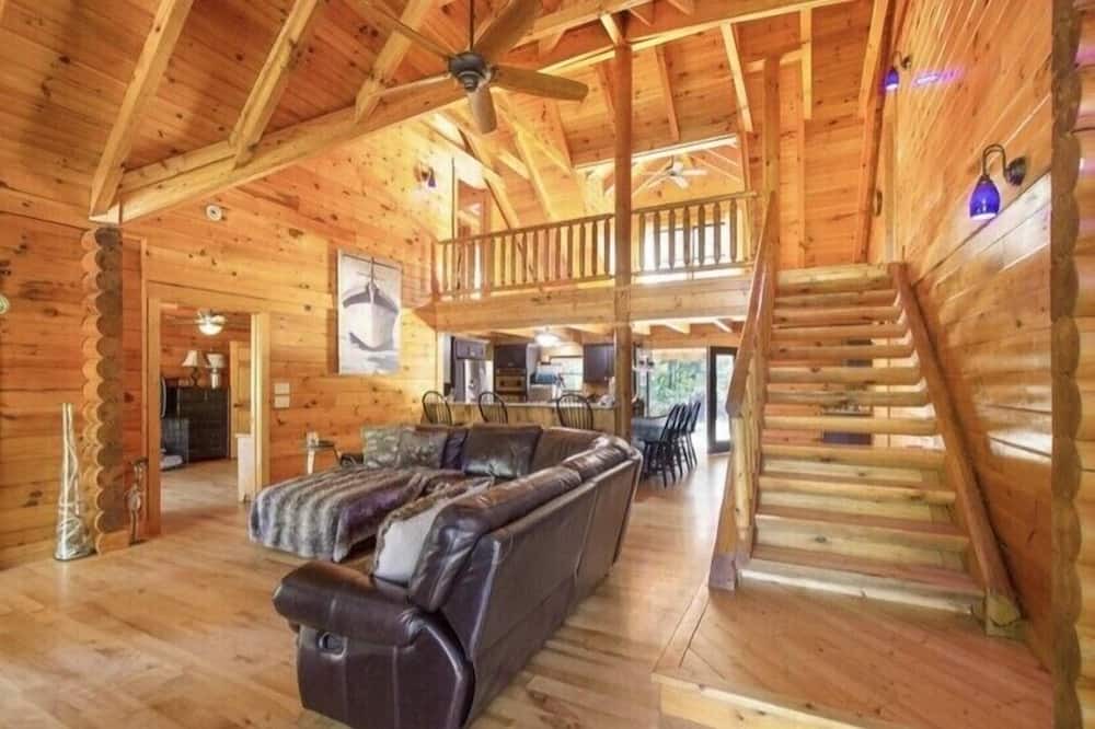 Photo of Livingroom in Stonehouse