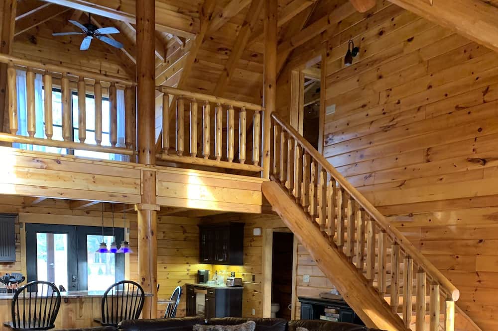 Photo of Livingroom in Stonehouse