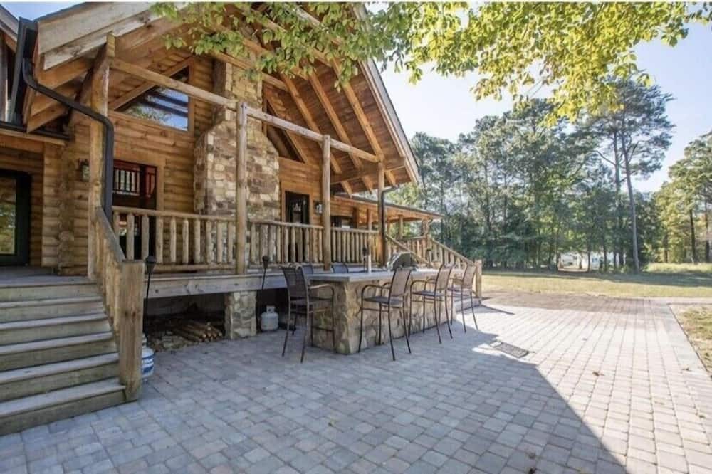 Photo of Patio Balcony in Stonehouse
