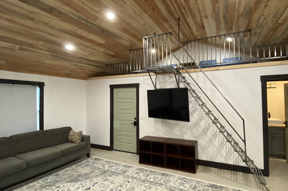 Photo of Livingroom in Burlington