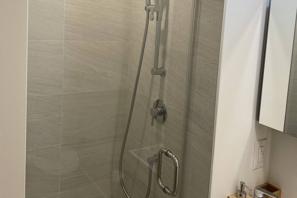Photo of Bathroom in Pointe-Saint-Charles
