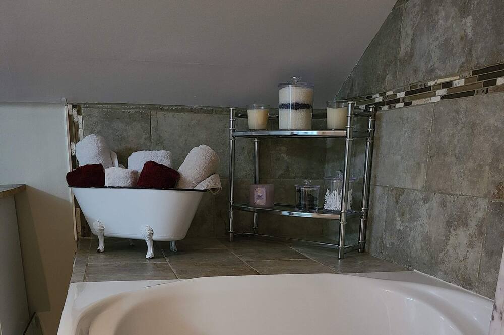 Photo of Bathroom in County of Brant