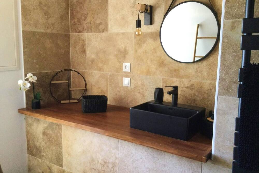 Photo of Bathroom in Lanarce