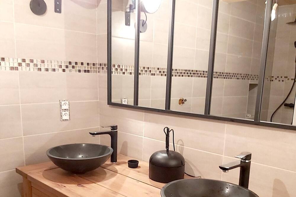 Photo of Bathroom in Lanarce