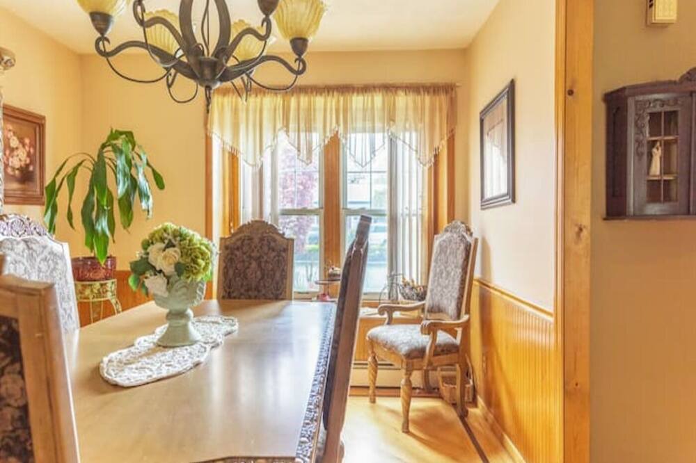 Photo of Bedroom in Holbrook