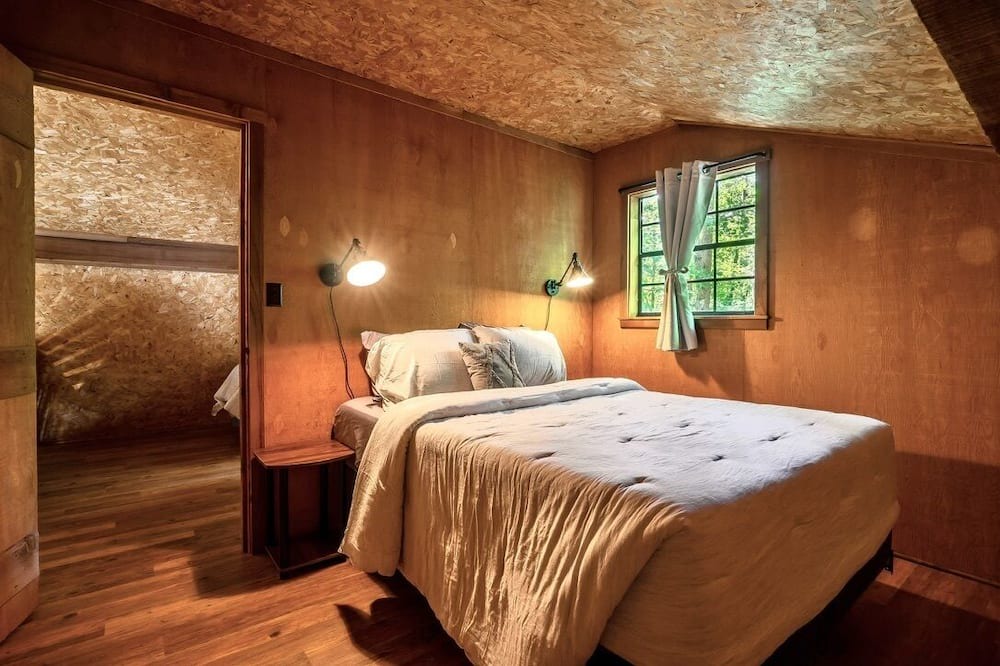 Photo of Bedroom in Walnut Mountain