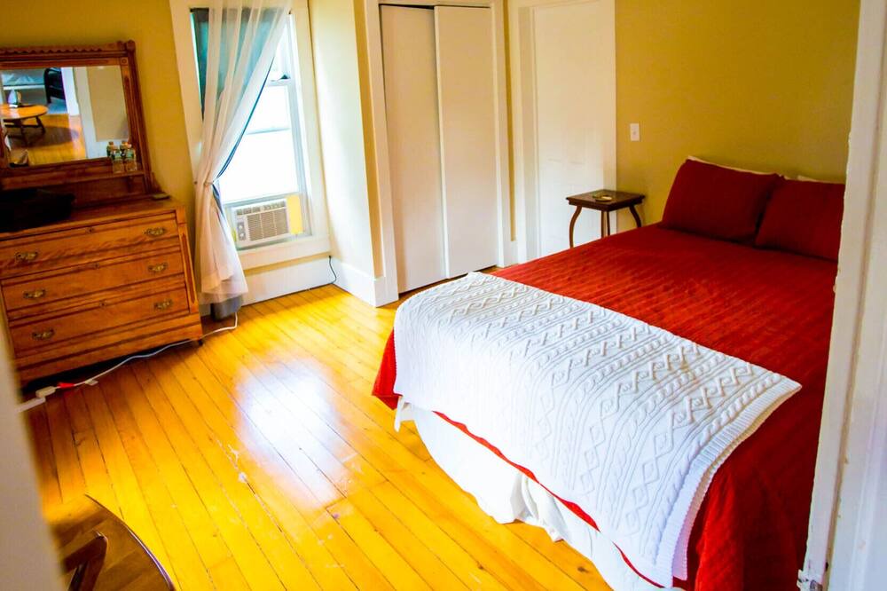 Photo of Bedroom in Hamilton