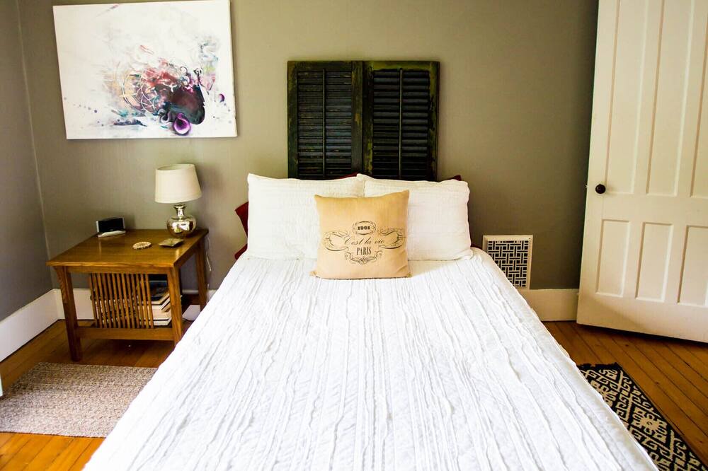 Photo of Bedroom in Hamilton