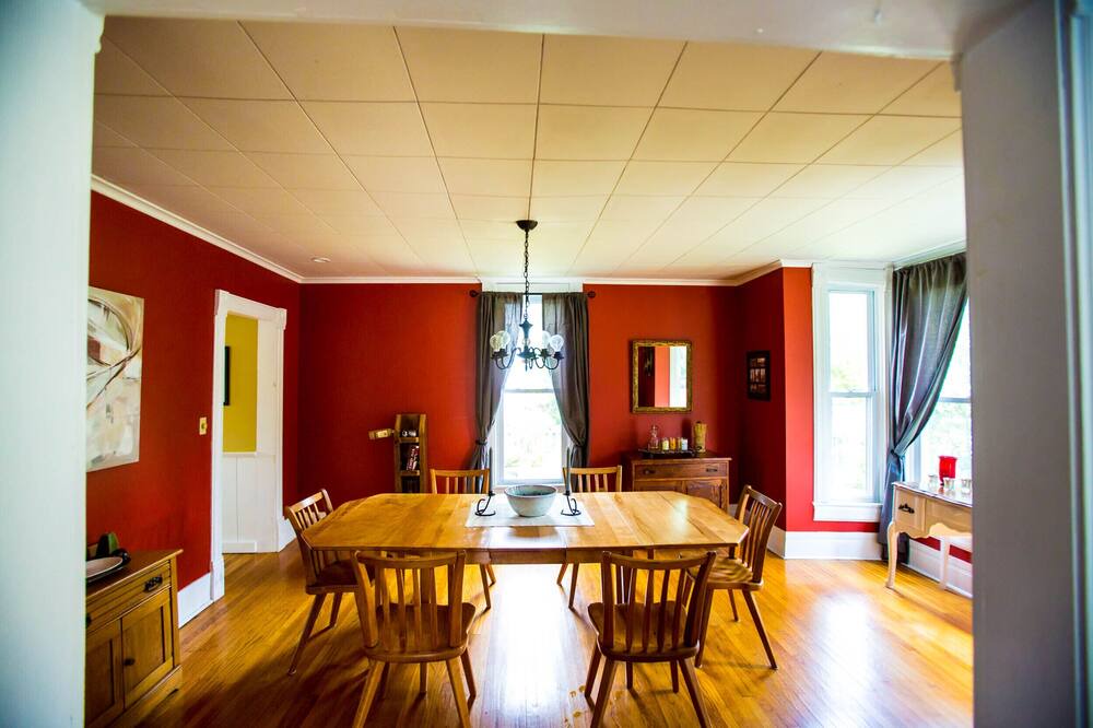 Photo of Bedroom in Hamilton