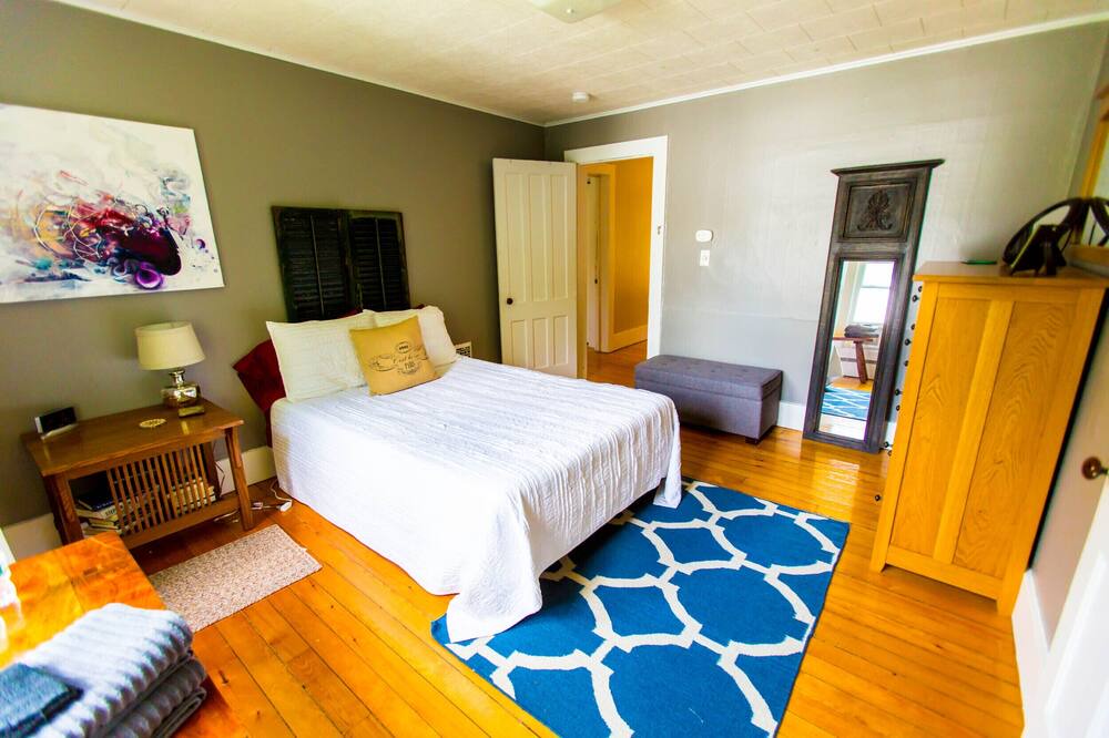 Photo of Bedroom in Hamilton