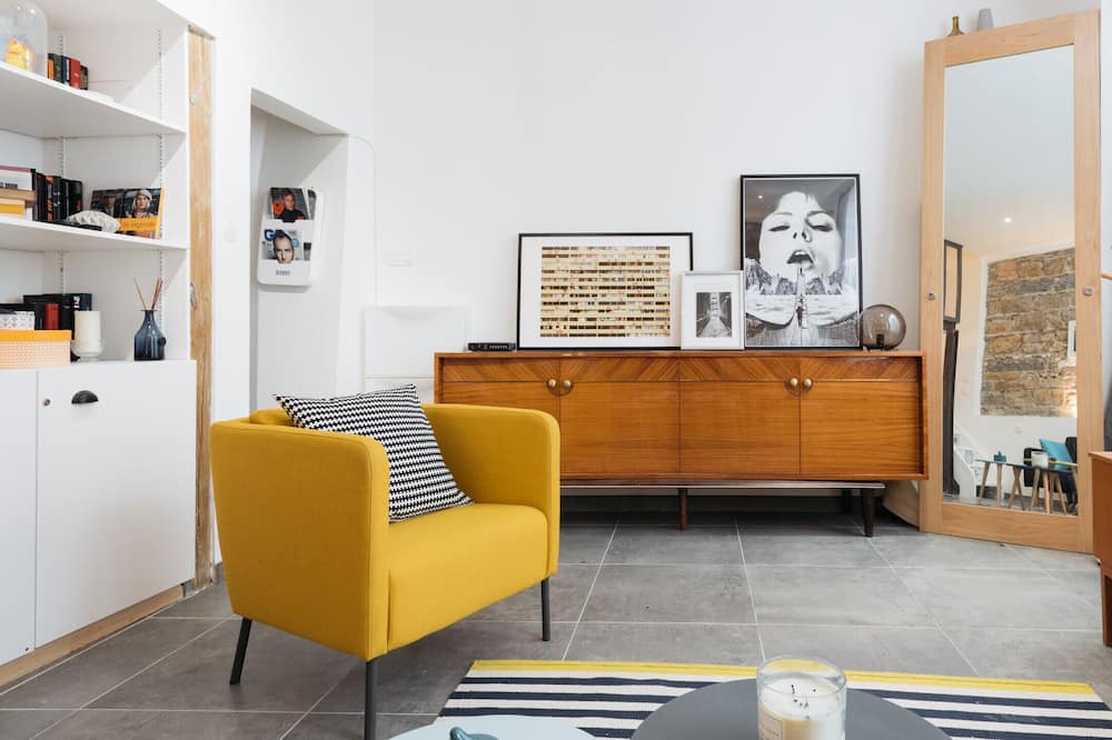 Photo of Livingroom in Voltaire - Saint Amour