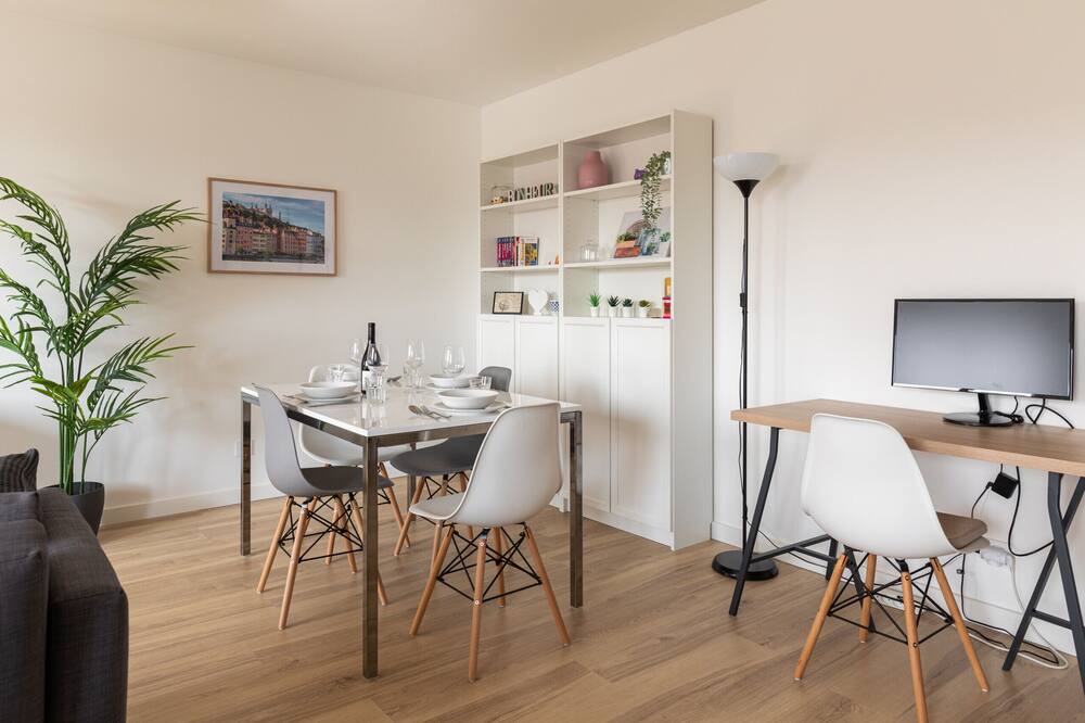 Photo of Livingroom in Yves Farge - Le Fleuve