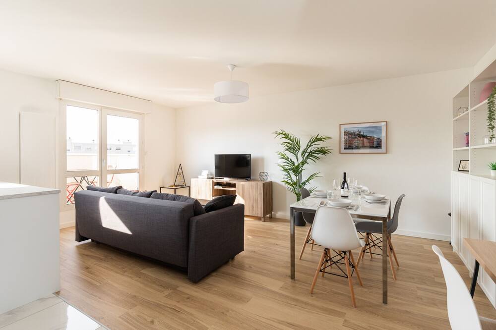 Photo of Livingroom in Yves Farge - Le Fleuve