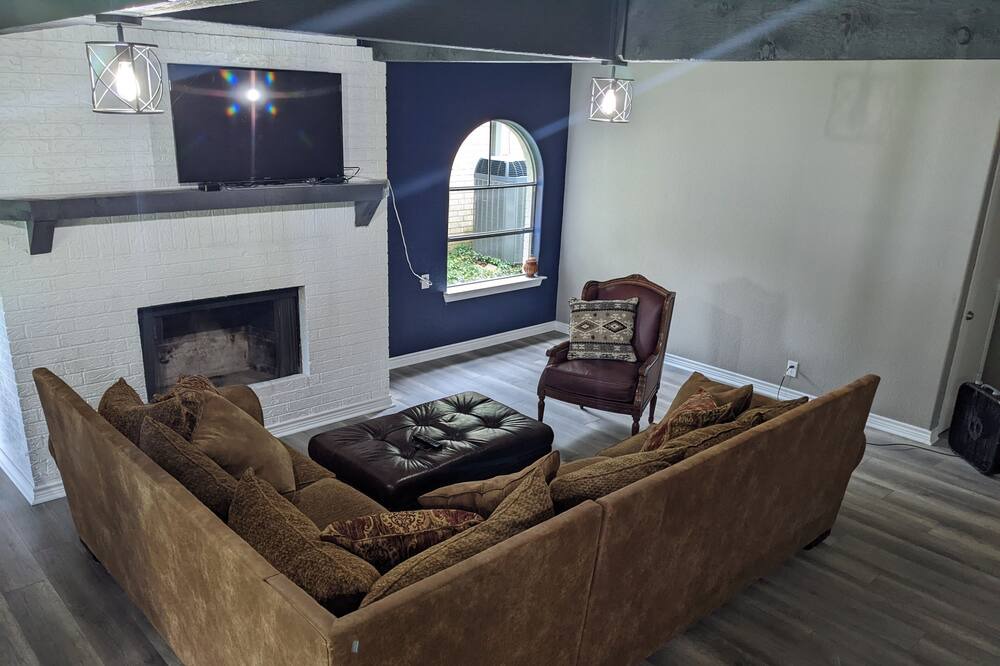 Photo of Livingroom in Tool