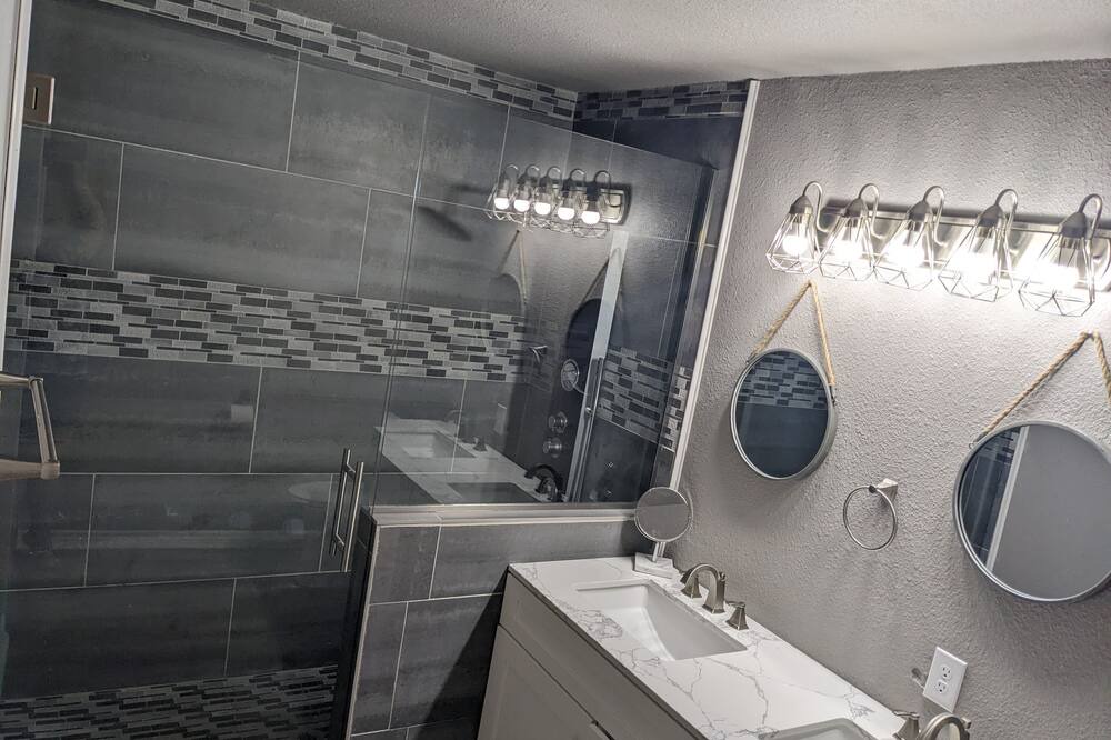 Photo of Bathroom in Tool