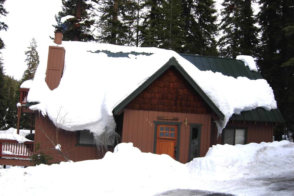 Photo of Outdoor in Kingswood Estates