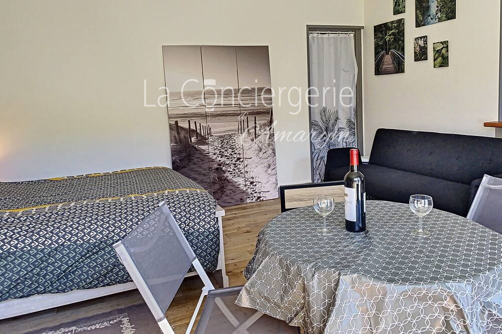 Photo of Bedroom in Eu