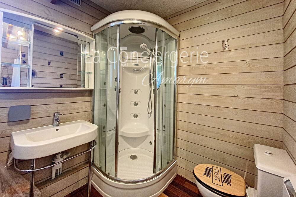 Photo of Bathroom in Eu